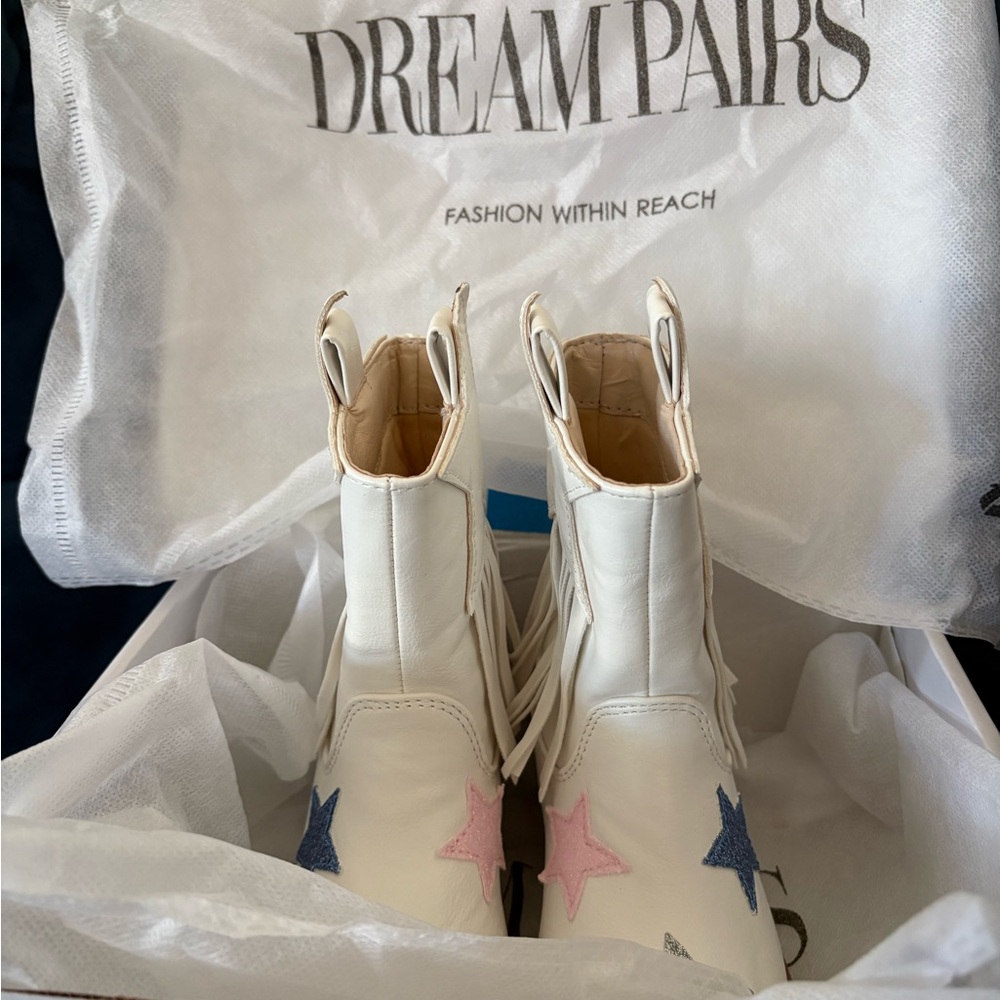 BNIB. ✨Dream Pairs Tan Sole Fringe Boots 👢